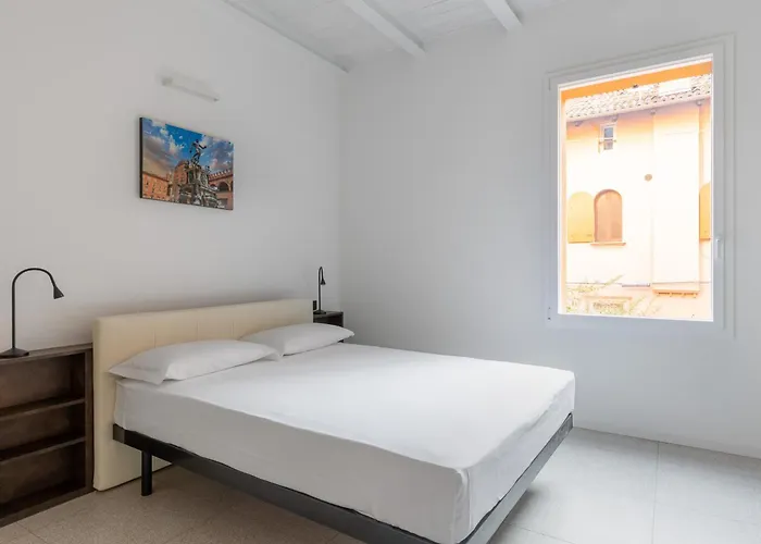 Capo Di Lucca White By Wonderful Italy Bologna